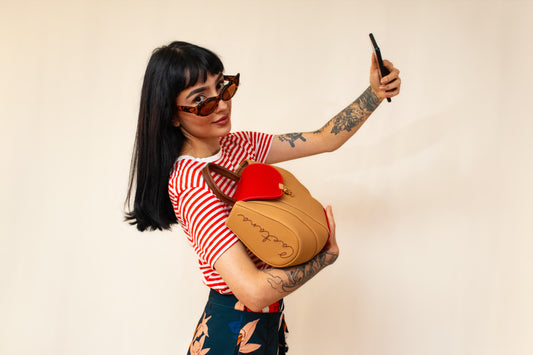 Tatu bag latte + rojo + marrón